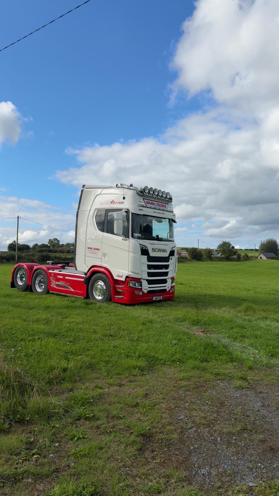 White Scania with a red chassis